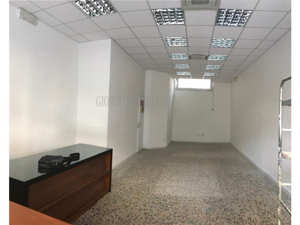 Massa Vendita Negozio Centro città rif: 1084