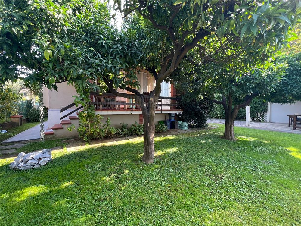Massa Vendita Villa Singola Centro città rif: 1686